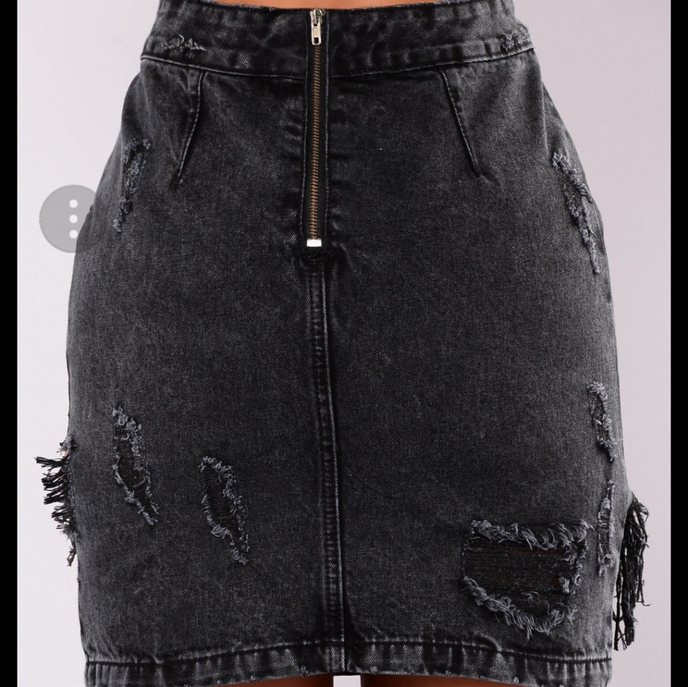 NEW Black Mini Skirt - Picture 3 of 6